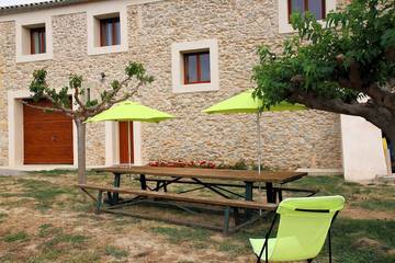 Gîte pour 6 personnes, avec jardin et piscine, animaux acceptés à Armissan