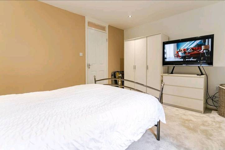 House Sleeps 8 with Garden and Parking in Wolverhampton, Région de Birmingham