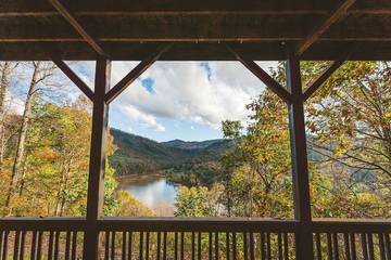 Vacation House for 8 Guests in Watauga Lake, Blue Ridge Mountains, Picture 3