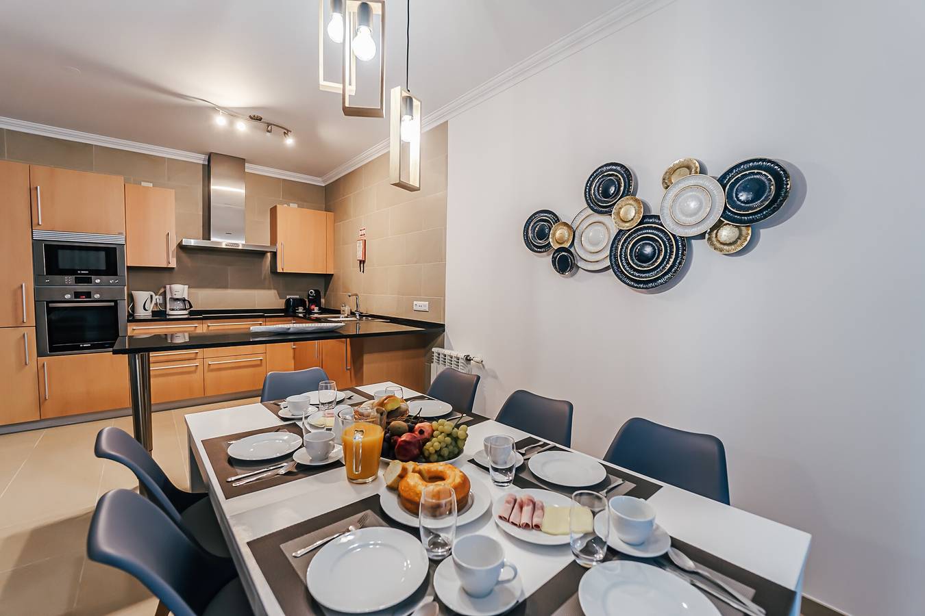 Apartamento inteiro, 'Beachfront Atlantic Sunset A07' com Piscina Partilhada, Vista para o Mar & Wi-Fi in Amoreira, Leiria distrito