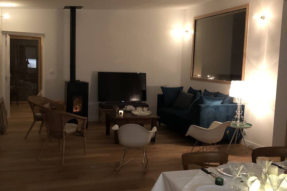 Beautiful contemporary house, swimming pool, terrace and large garden in Forcalquier, Parc naturel régional du Luberon