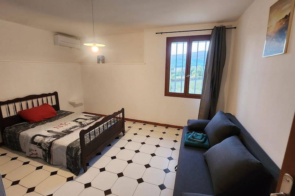 Entire apartment, Maison Chaleureuse in Rustrel, Parc naturel régional du Luberon
