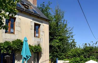 Gîte pour 2 personnes, avec piscine et jardin dans 