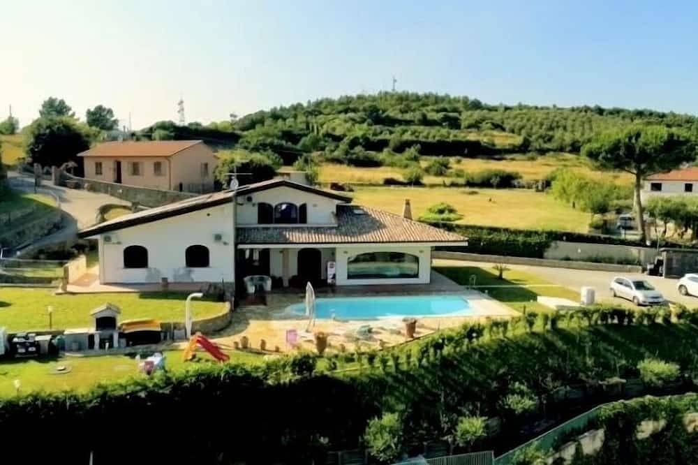 Villa mit Pool und Garten in Livorno, Etruskische Küste