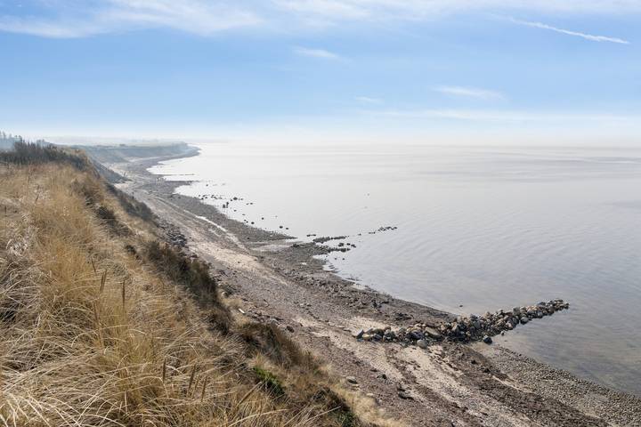 Ferienhaus für 6 Personen, mit Garten und Terrasse sowie Seeblick und Ausblick in Knud Strand - 2