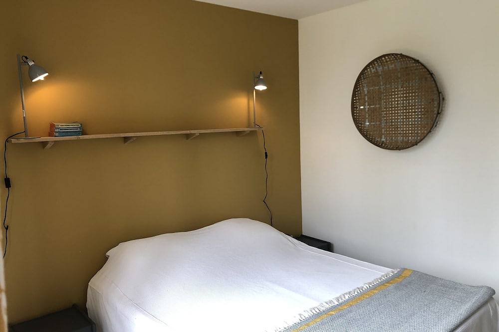 In einem Feld von Olivenbäumen, Haus für 6-7 Personen mit einem großen Swimmingpool in Mirabel-aux-Baronnies, Nyons und Umgebung