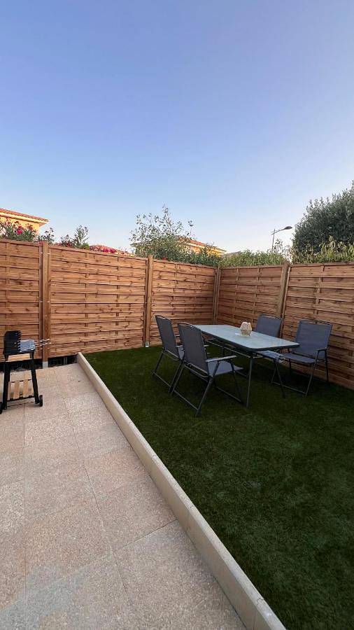 Appartement entier, Cocon Design avec jardin privé in Aimargues, Côte méditerranéenne (France)