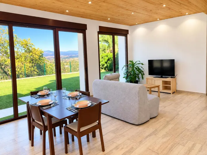 Apartamento de vacaciones para 5 personas, con jardín y vistas - 1