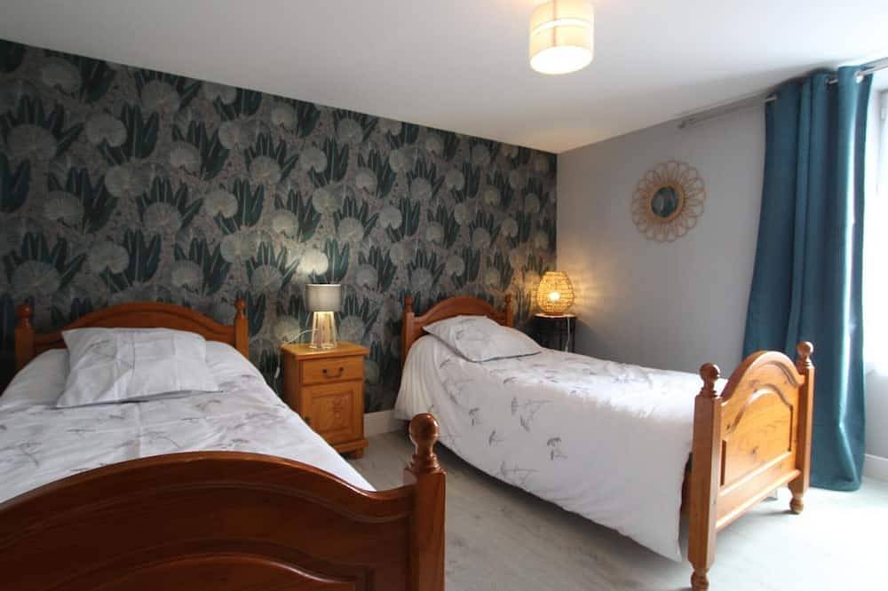 Maison chaleureuse à Flamanville, cheminée, jardin clos in Flamanville, Côte de la Déroute