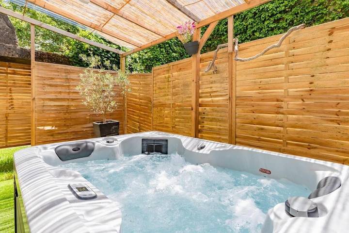 Chambre d’hôte pour 2 personnes, avec jacuzzi et jardin à Nestier
