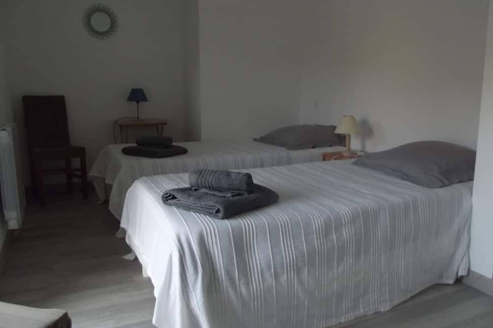 Gite proche Dinan et St Malo in Les Champs-Géraux, Région de Dinan