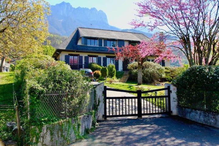 Villa for 16 people, with garden and lake view as well as view and pool, with pets - 1