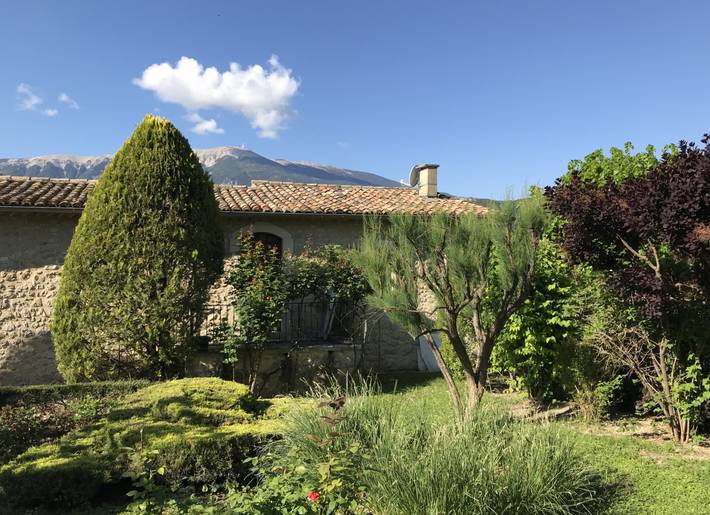 Gîte pour 2 personnes, avec piscine et terrasse