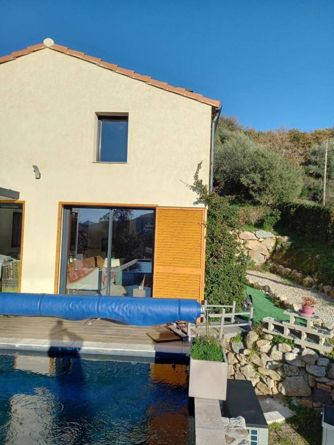 Location de vacances pour 7 personnes, avec piscine ainsi que jacuzzi et terrasse à Calenzana - 3