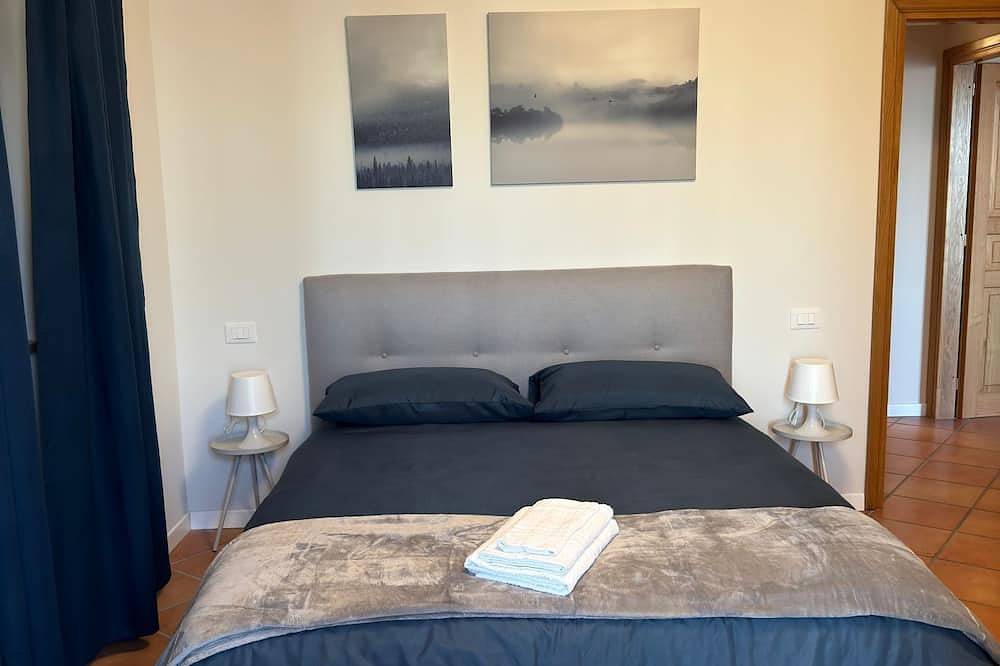 Ganze Wohnung, Lakefront In The Historic Center in Trevignano Romano, Braccianosee