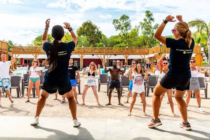 Camping für 8 Personen, mit Pool und Terrasse in Pyrénées-Orientales - 2