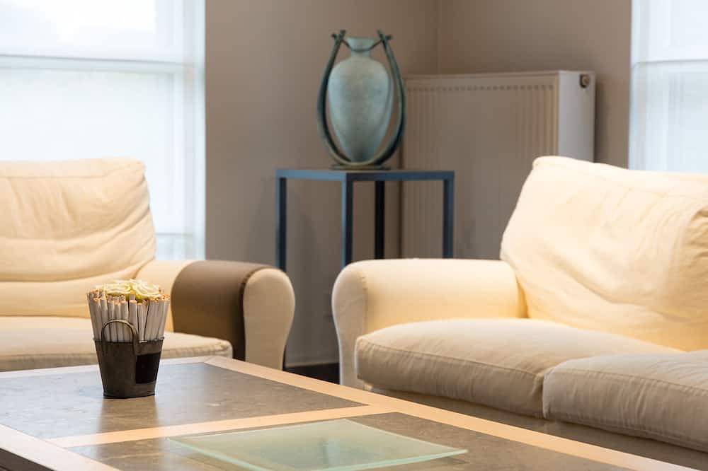 \"villa Westhoek\", Spacious & Stylish 4 Bedroom Villa for 8 People Near Ypres in Poelkapelle, Langemark - Poelkapelle