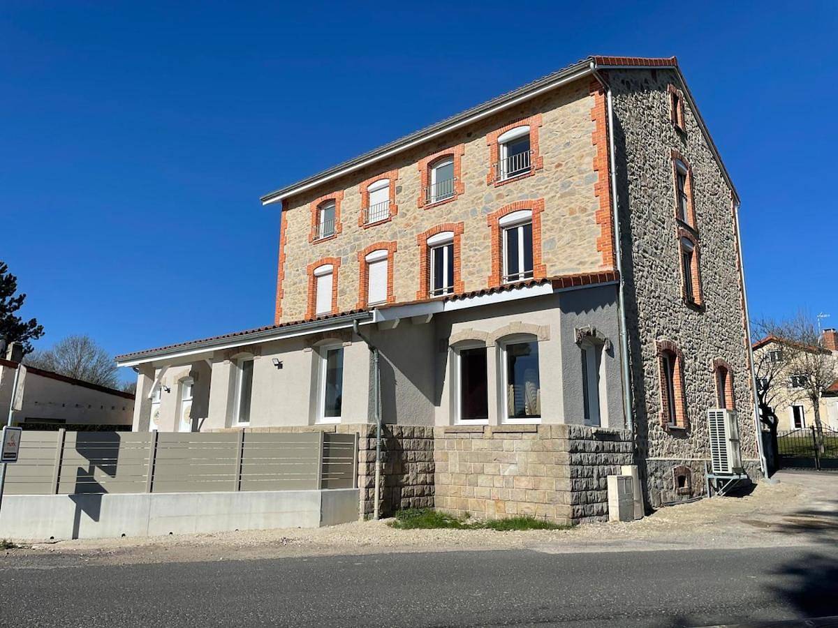 Six-Bedroom House in Lapte, Haute-Loire