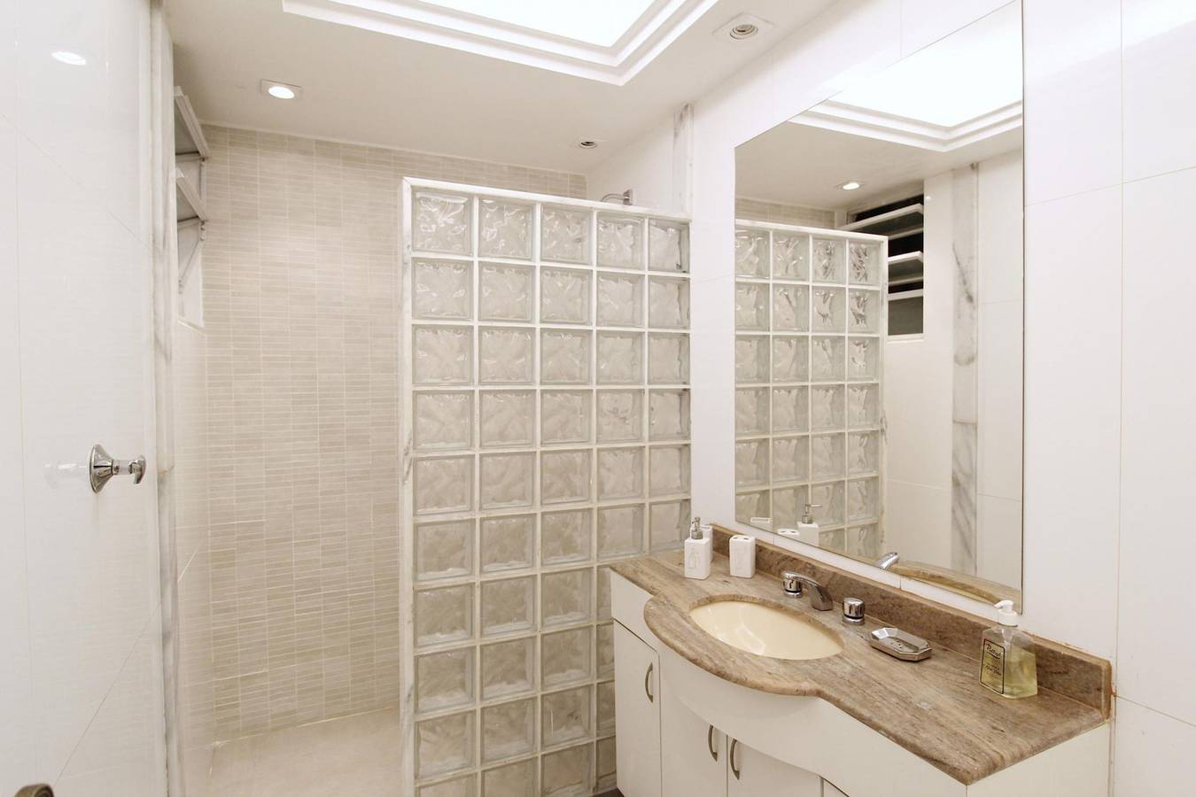 Appartamento intero, 2 minutes from Copacabana beach | A306 in Copacabana, Rio de Janeiro
