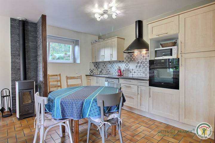 Gîte pour 5 personnes, avec jardin et terrasse à Hénanbihen - 3