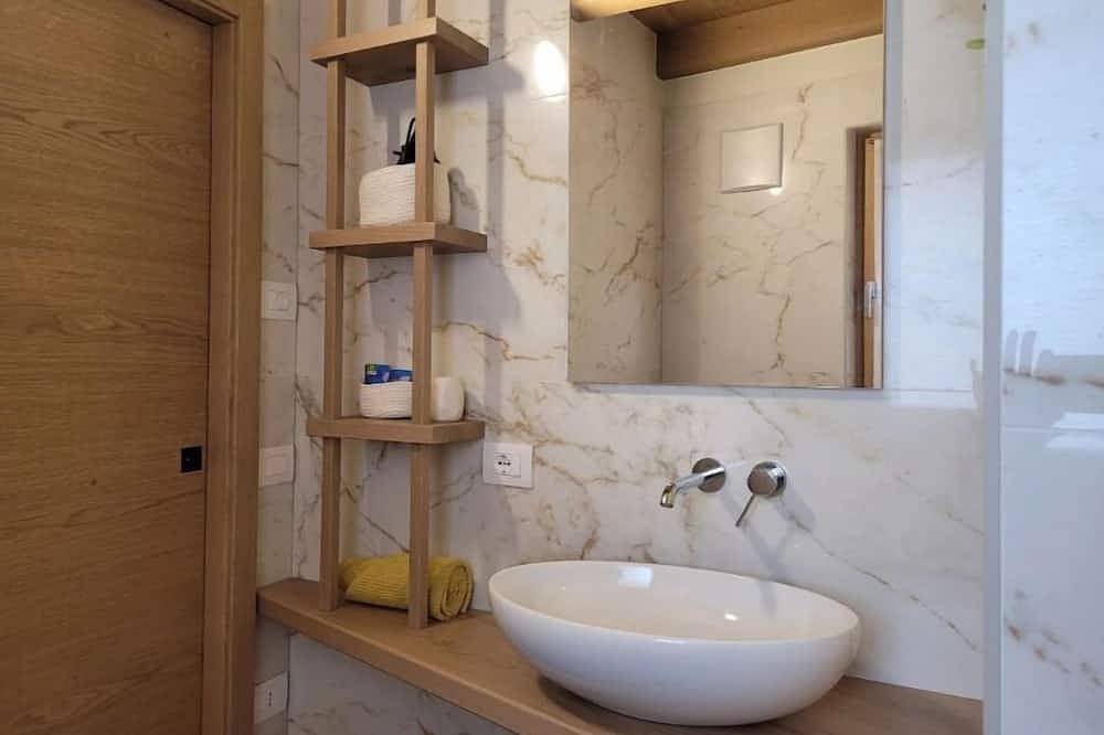 Ganze Wohnung, Magnolia Levicoapartment with terrace in the center of Levico Terme in Levico Terme, Caldonazzosee