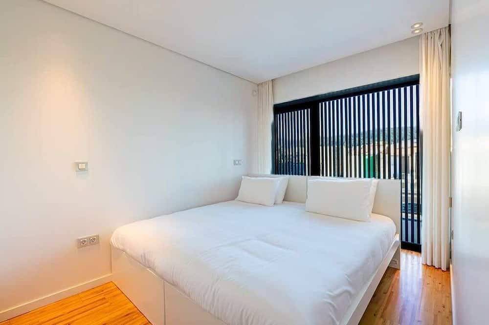 Moledo Front Beach w/Sunset Views and Pool in Moledo, Distrito de Viana do Castelo