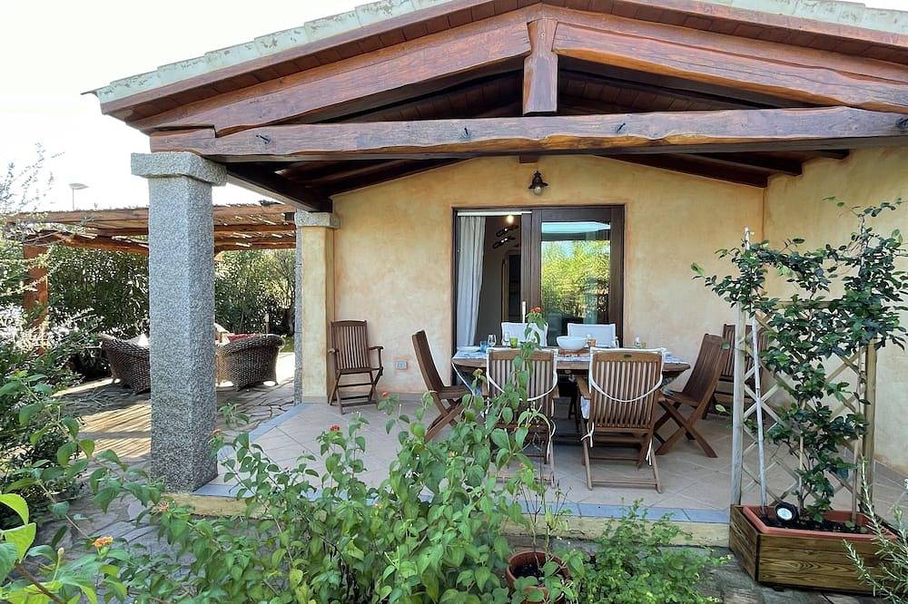 Holiday Home just 1 km far from Porto Ainu Beach  in Baia Sant'Anna, Olbia-Tempio