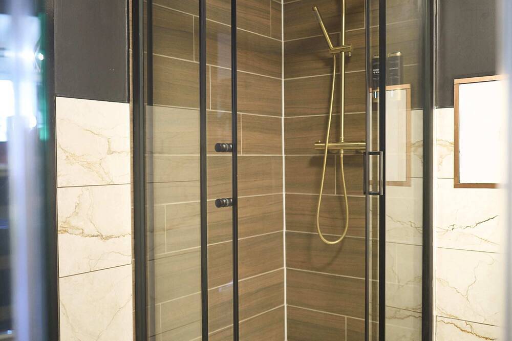 La Romance Room - Jacuzzi | Cinema | Sauna in Valle del Oise