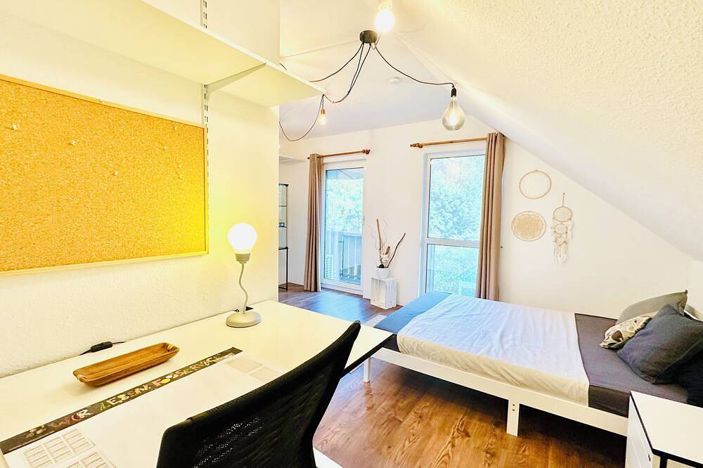 Ganze Wohnung, Helle große Ferienwohnung mit Balkon & Klimaanlage am Langer See in Prieros in Prieros, Heidesee
