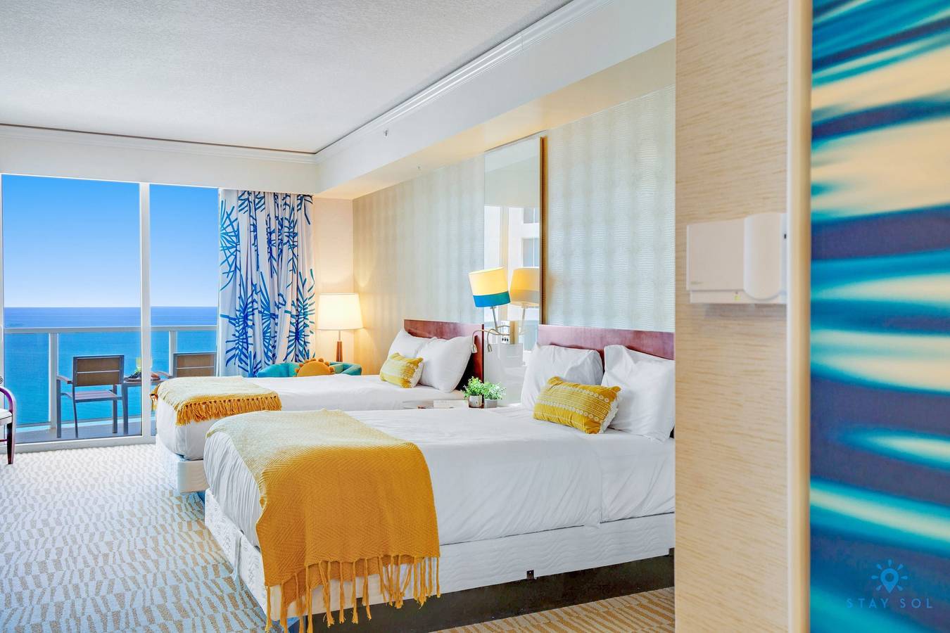 Entire apartment, Luxury Studio w  Balcony Ocean View  Amazing Pool in Sunny Isles Beach, Florida
