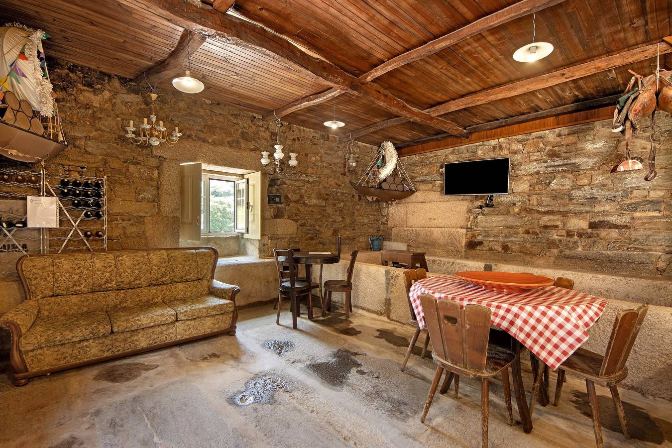 Maison de vacances 'Casa Do Riacho - Douro' avec vue sur la montagne, terrasse privée et Wi-Fi in Fontelo, Vallée du Douro