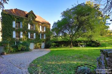 Cottage pour 2 personnes, avec piscine et jardin, animaux acceptés à Moroges