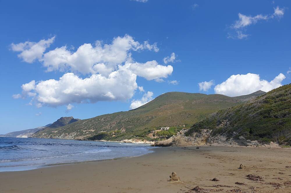 Entire apartment, Évasion vue mer à Farinole - 15 m² terrace, 2 minutes from the beach in Farinole, Calvi region