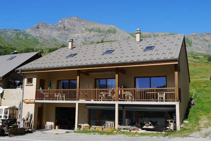 Gîte pour 9 personnes, avec Terrasse à Villar-d'Arêne
