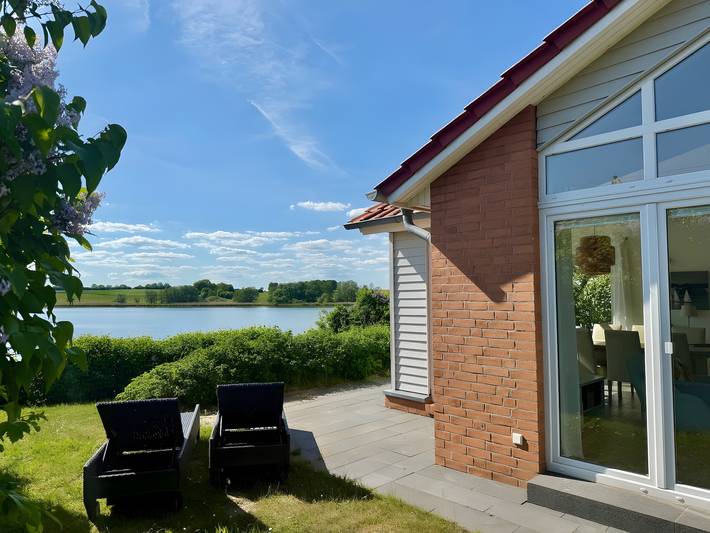Ferienhaus für 6 Personen, mit Whirlpool und Garten sowie Sauna und Seeblick in Kosel