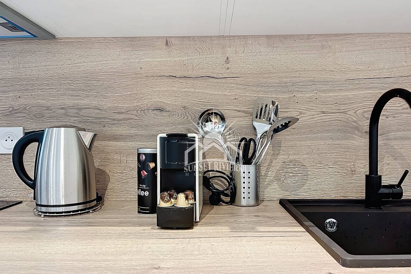 Entire apartment, The Lavender Nest Ii For 3 By Sunset in Valbonne, Cannes region