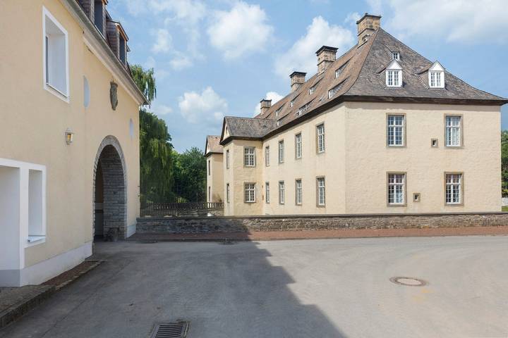 Hel lejlighed, Apartment '2 - Goldfever' with Private Terrace, Shared Garden and Wi-Fi in Balve, Sorpesee