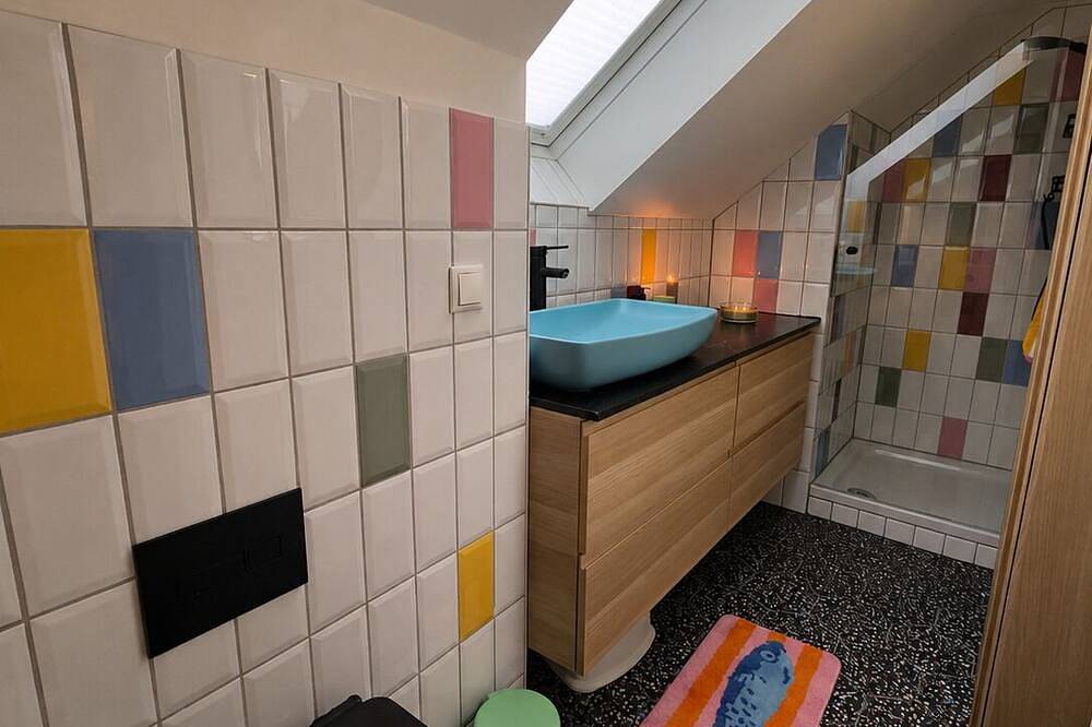 Ganze Wohnung, Zum Buntspecht-Ziemlich bunt. Ziemlich gemütlich. Für Alle, die es anders mögen. in Coburg, Oberes Maintal - Coburger Land
