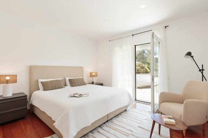 Chalet para 12 personas, con balcón además de piscina y jardín en Maresme