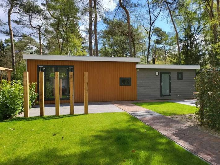 Bungalow für 6 Personen, mit Terrasse und Garten