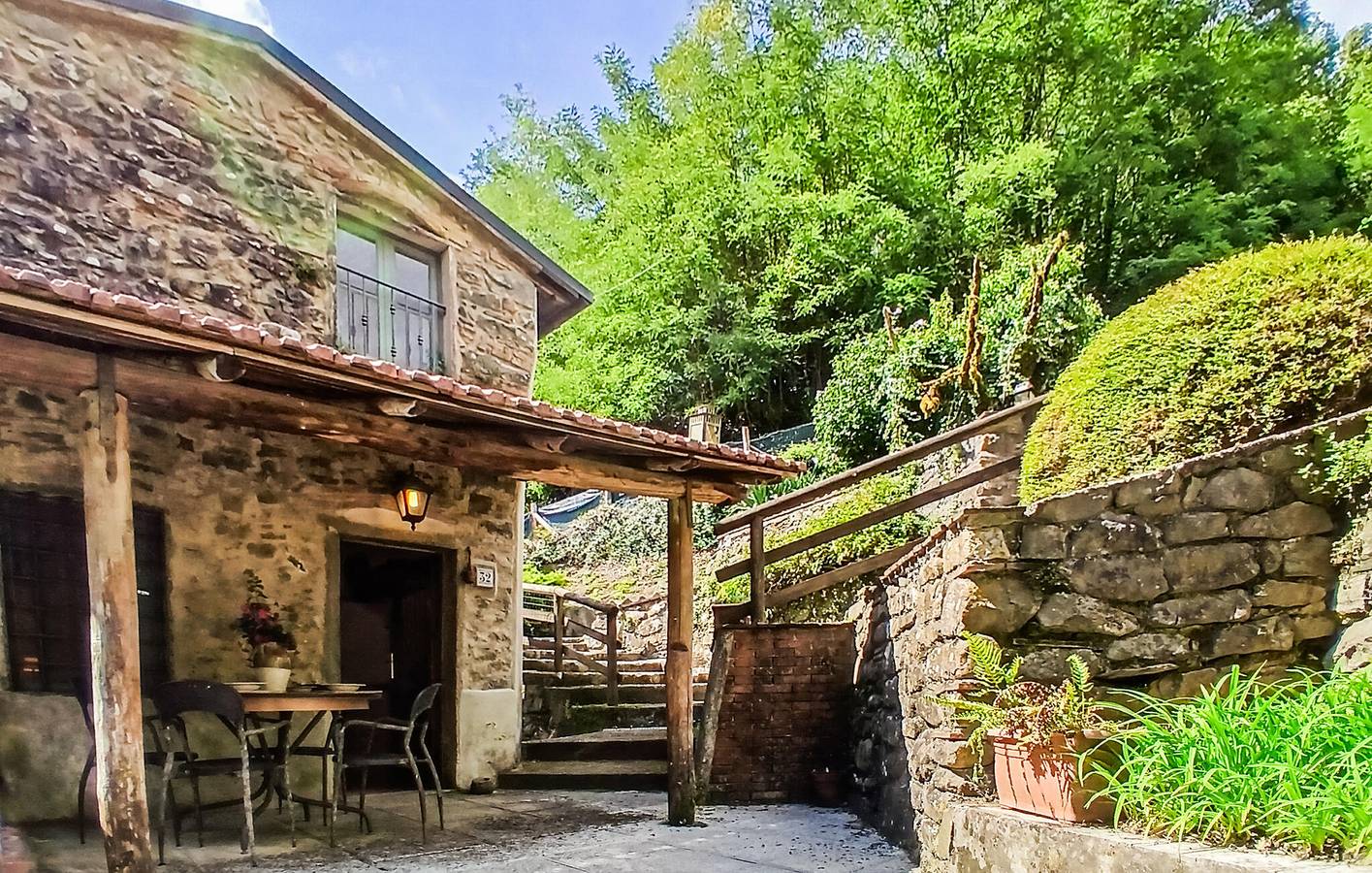 Accogliente appartamento con piscina, giardino e parcheggio in Bagni di Lucca, Provincia di Lucca