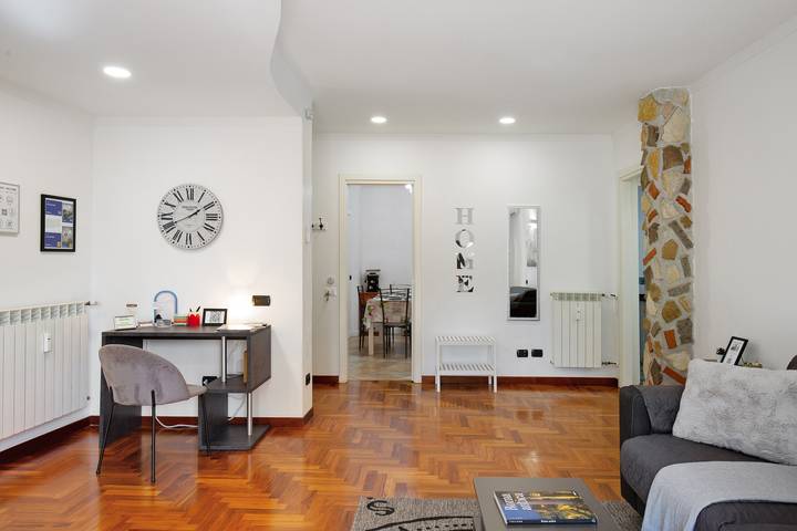 Appartement entier, Appartement « La Casa di Alice » avec balcon, Wi-Fi et climatisation in Rome, Province de Rome