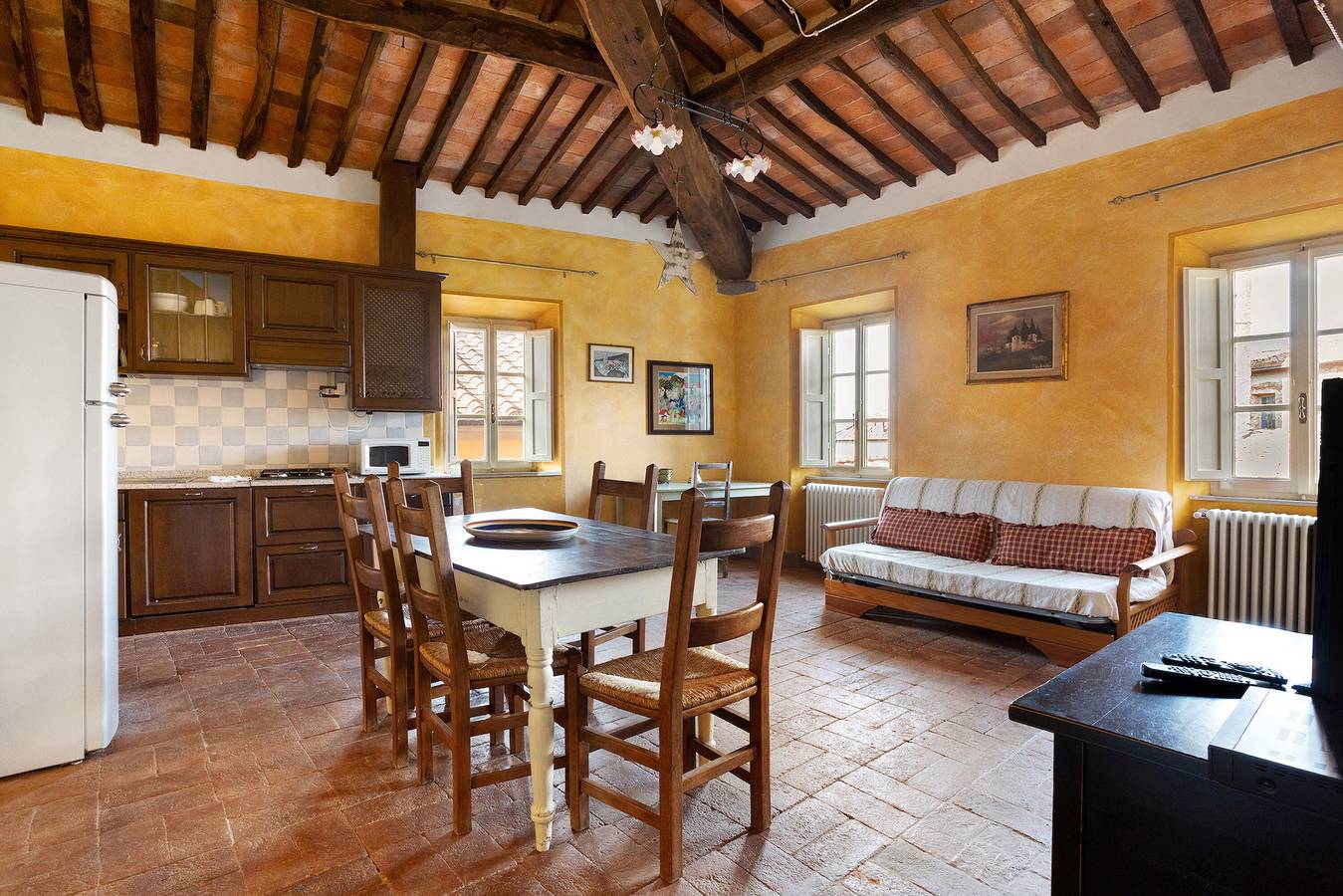 Geheel appartement, Appartement 'Appartamento Vescovo' met gedeeld zwembad en gedeelde tuin  in Massarosa, Italiaanse Rivièra