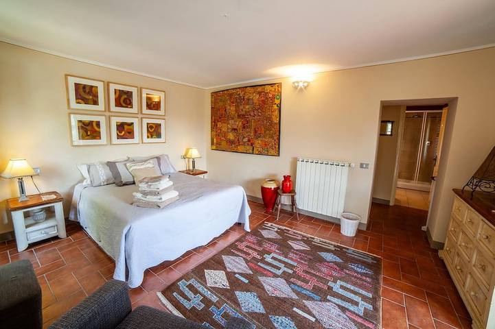 Villa Alventura con piscina privata, a 5 km da Barga, 3 camere con bagno interno in Barga, Parco Regionale delle Alpi Apuane