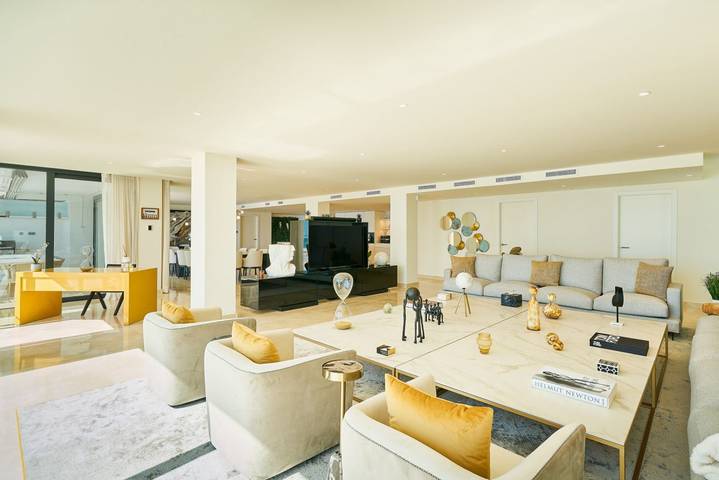 Villa  Riviera, Luxus, Pool, Jacuzzi, Kino und Fitnessraum. in Los Pinos (Almuñecar), Almuñecar