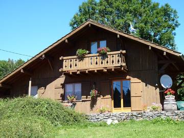 Maison de campagne pour 8 personnes, avec balcon et jardin à Hauterive-la-Fresse