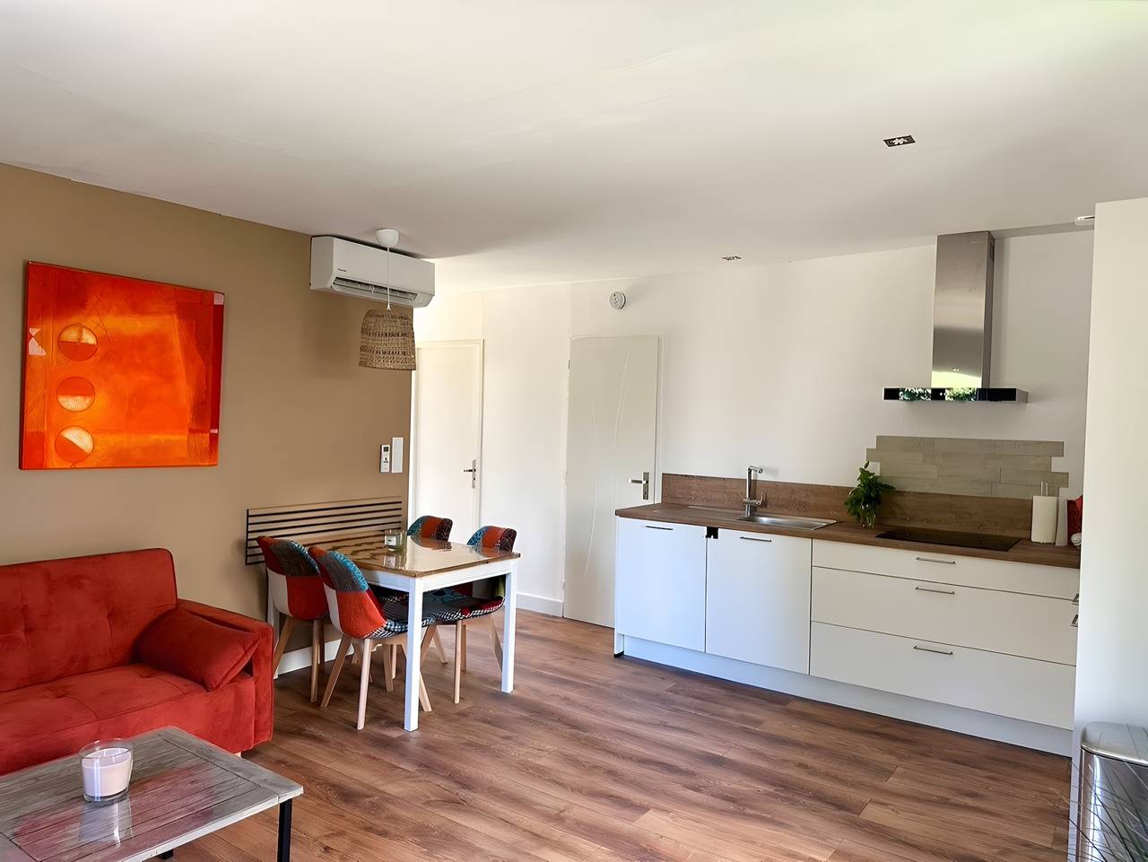 Mazet rénové avec terrasse privée, climatisation et Wi-Fi en Provence in Courthézon, Vaucluse