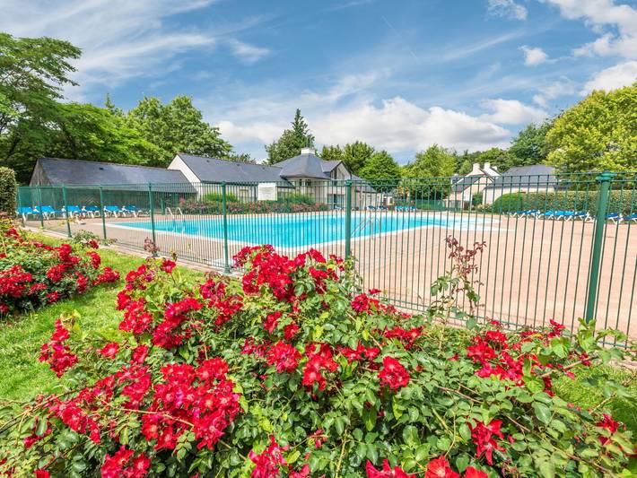 Résidence pour 5 personnes, avec piscine et terrasse