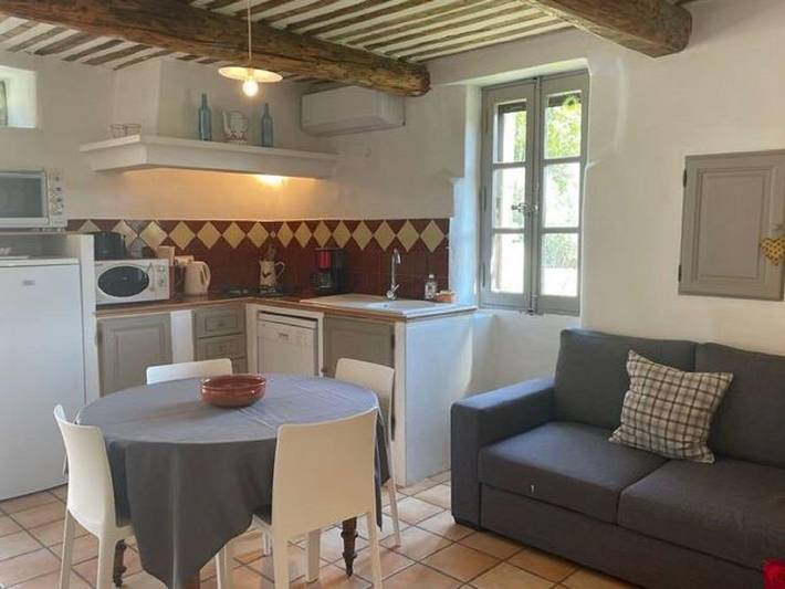 Location de vacances pour 6 personnes, avec jardin ainsi que piscine et terrasse, adapté aux familles à Lacoste - 4