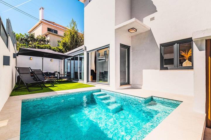 Villa para 8 pessoas, com Terraço e Jardim e ainda Piscina and Sauna em Lisboa